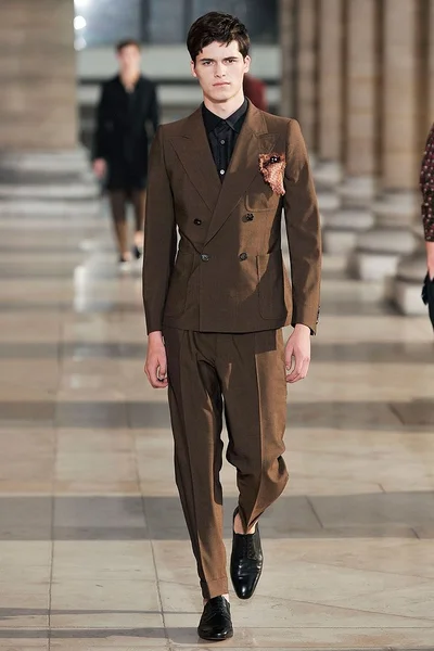 Look 14